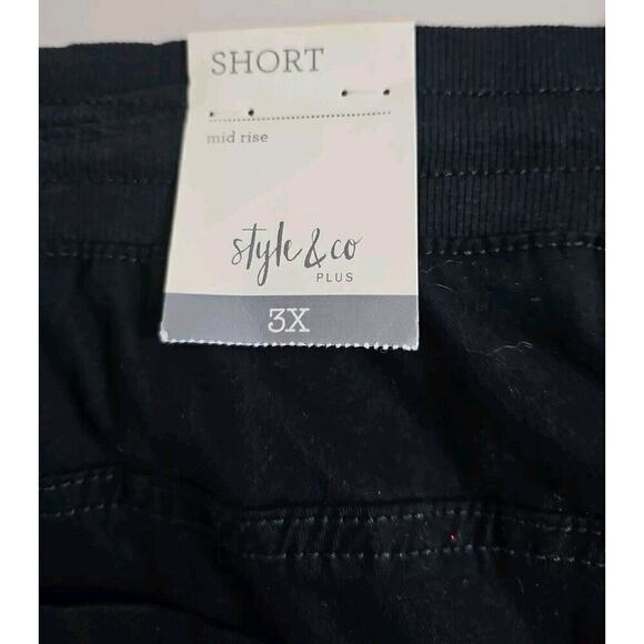 Style & Co ~Woman Plus Size 3X~ Deep Black Core Shorts Elastick Waist NWT. - Picture 2 of 9